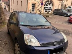 Blau Gebraucht 2002 Ford Fiesta Ghia Limousine | 650 € (Superpreis)