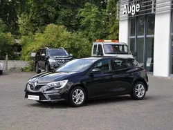 Schwarz Gebraucht 2016 Renault Mégane IV Life Limousine | 10.900 € (Etwas zu teuer)