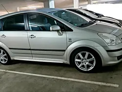 Silber Gebraucht 2004 Toyota Corolla Verso Van / Kleinbus | 6.950 € (Etwas zu teuer)