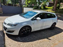 Weiß Gebraucht 2013 Opel Astra Kombi | 4.400 € (Fairer Preis)