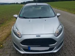 Silber Gebraucht 2016 Ford Fiesta SYNC Edition Kleinwagen | 9.800 € (Fairer Preis)