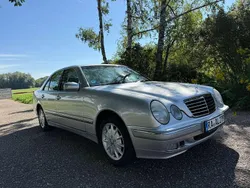 Silber Gebraucht 1999 Mercedes E240 Elegance Limousine | 6.500 € (Teuer)