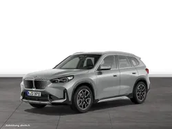 Spacesilber metallic Gebraucht 2024 BMW iX1 Luxury Line SUV | 51.994 € (Teuer)