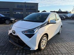 Weiß Gebraucht 2021 Toyota Aygo X-play Kleinwagen | 7.200 € (Guter Preis)