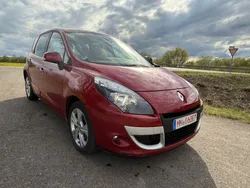 Rot Gebraucht 2010 Renault Scénic III Dynamique Van / Kleinbus | 3.900 € (Guter Preis)
