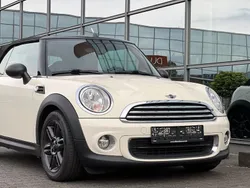 Weiß Gebraucht 2011 Mini Cooper Cabriolet Cabrio | 7.222 € (Fairer Preis)