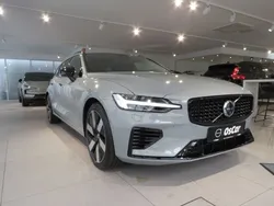 Grau Gebraucht 2024 Volvo V60 Plus Kombi | 60.970 €