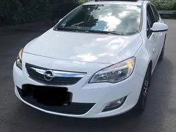 Weiß Gebraucht 2012 Opel Astra Limousine | 2.500 € (Superpreis)