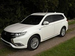 Weiß Gebraucht 2018 Mitsubishi Outlander P-HEV Plus SUV | 18.500 € (Guter Preis)