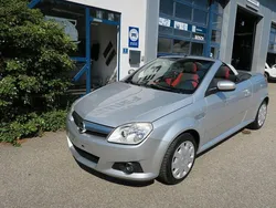 Silber Gebraucht 2006 Opel Tigra Enjoy Cabrio | 3.300 € (Fairer Preis)