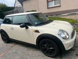 Weiß Gebraucht 2009 Mini ONE Kleinwagen | 4.100 € (Fairer Preis)