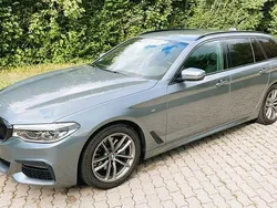 Grau Gebraucht 2019 BMW 520 M Sport Kombi | 28.000 € (Etwas zu teuer)