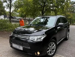 Schwarz Gebraucht 2013 Mitsubishi Outlander P-HEV SUV | 7.450 € (Guter Preis)