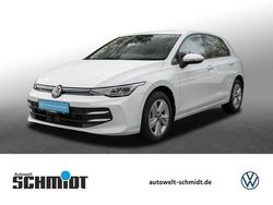 Pure white Gebraucht 2024 VW Golf VIII Life Limousine | 22.779 € (Guter Preis)