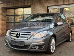 Grau Gebraucht 2008 Mercedes 200 Sport Limousine | 5.990 € (Fairer Preis)