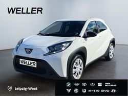Weiß Gebraucht 2022 Toyota Aygo X-play Kleinwagen | 14.690 € (Etwas zu teuer)