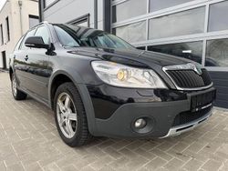 Schwarz Gebraucht 2011 Skoda Octavia Scout 4x4 Kombi | 4.490 € (Teuer)