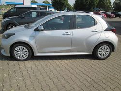 Silber Gebraucht 2020 Toyota Yaris Business Edition Limousine | 15.250 € (Fairer Preis)