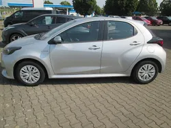 Silber Gebraucht 2020 Toyota Yaris Business Edition Limousine | 17.450 € (Fairer Preis)