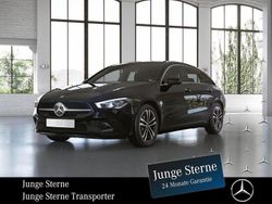 Schwarz Gebraucht 2022 Mercedes CLA200 Shooting Brake Kombi | 26.880 € (Fairer Preis)