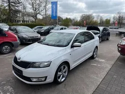 Weiß Gebraucht 2012 Skoda Rapid Elegance Limousine | 3.950 € (Fairer Preis)