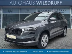 Graphitgrau metallic (metallic) Gebraucht 2024 Skoda Karoq Selection SUV | 32.890 € (Fairer Preis)