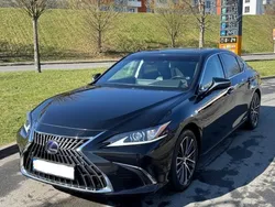Schwarz Gebraucht 2022 Lexus ES300 Business Edition Limousine | 22.000 €