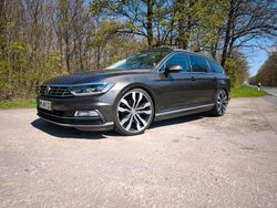 Braun Gebraucht 2016 VW Passat R-line Kombi | 15.899 €