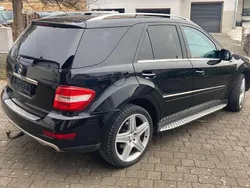 Schwarz Gebraucht 2009 Mercedes ML420 SUV | 15.500 €