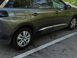 Andere farben Gebraucht 2017 Peugeot 5008 Van / Kleinbus | 11.500 €
