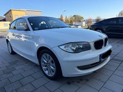 Weiß Gebraucht 2009 BMW 116 Kleinwagen | 3.900 € (Fairer Preis)