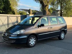 Grau Gebraucht 2009 Peugeot 807 Van / Kleinbus | 3.299 € (Teuer)