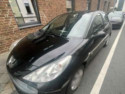 Schwarz Gebraucht 2012 Peugeot 206+ Kleinwagen | 2.200 € (Fairer Preis)