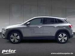 Mountaingrau Gebraucht 2024 Mercedes GLA200 Advanced Plus SUV | 43.610 € (Fairer Preis)
