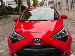 Schwarz Gebraucht 2018 Toyota Aygo X-play Kleinwagen | 8.000 € (Fairer Preis)