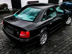 Schwarz Gebraucht 1999 Audi A4 Limousine | 1.499 € (Etwas zu teuer)