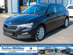 Schwarzmagic perleffekt Gebraucht 2019 Skoda Scala Comfort Kleinwagen | 11.950 €