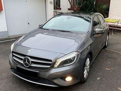 Grau Gebraucht 2013 Mercedes A180 Limousine | 10.700 € (Guter Preis)