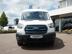 Weiß Gebraucht 2023 Ford Econoline Trend Van | 44.480 € (Teuer)