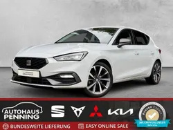 Weiss Gebraucht 2021 Seat Leon FR Limousine | 20.990 € (Fairer Preis)