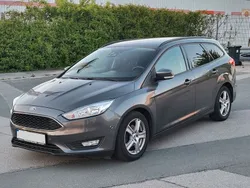 Grau Gebraucht 2015 Ford Focus Limousine | 6.950 € (Fairer Preis)