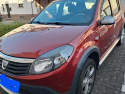 Rot Gebraucht 2011 Dacia Sandero Stepway Kleinwagen | 3.450 €