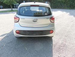 Silber Gebraucht 2018 Hyundai i10 Trend Kleinwagen | 8.100 € (Fairer Preis)