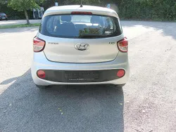 Silber Gebraucht 2018 Hyundai i10 Trend Kleinwagen | 8.100 € (Fairer Preis)