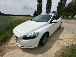 Weiß Gebraucht 2012 Volvo V40 Kombi | 6.900 € (Fairer Preis)
