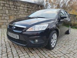 Schwarz Gebraucht 2010 Ford Focus Titanium Limousine | 2.599 € (Superpreis)
