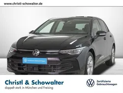 Grenadillschwarz metallic Gebraucht 2024 VW Golf VIII Life Limousine | 29.686 € (Fairer Preis)
