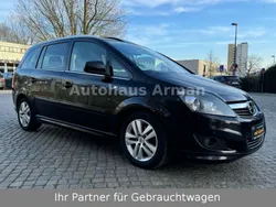 Schwarz Gebraucht 2011 Opel Zafira OPC Van / Kleinbus | 4.990 € (Fairer Preis)