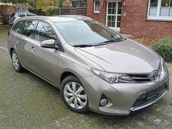 Braun Gebraucht 2013 Toyota Auris Hybrid Kombi | 9.900 €
