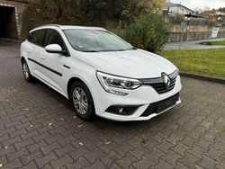 Weiß Gebraucht 2017 Renault Mégane IV Limousine | 6.790 € (Guter Preis)